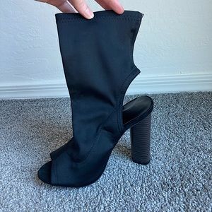 “Wild Diva” Black Heels: 8.5